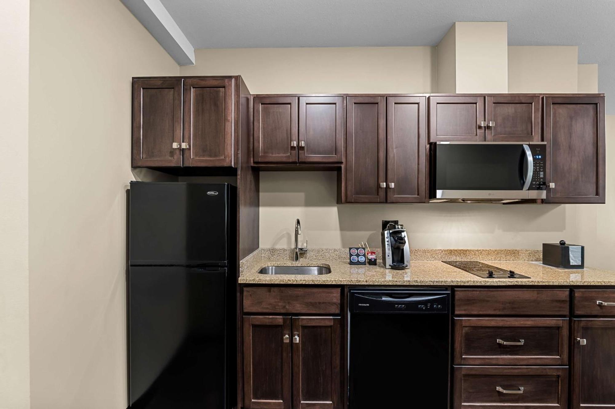 Best Western Plus Lacombe Inn&Suites Exterior foto