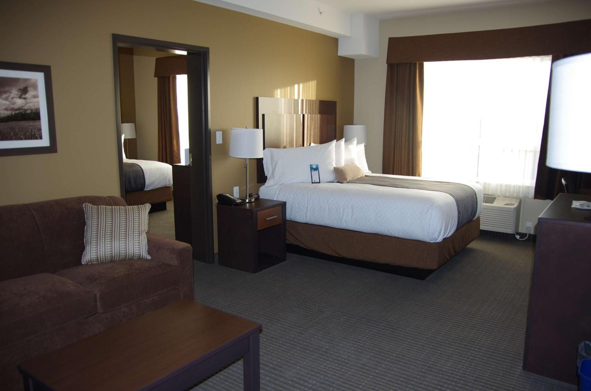 Best Western Plus Lacombe Inn&Suites Exterior foto